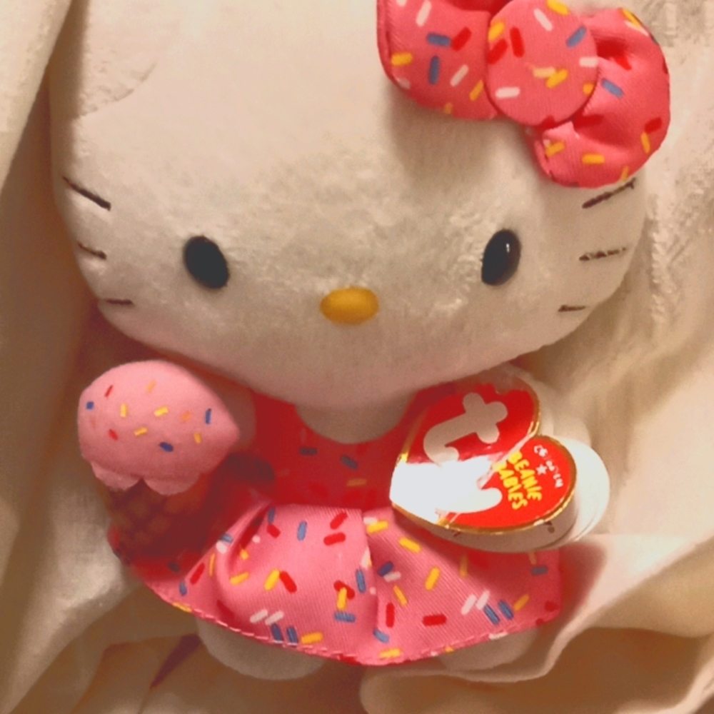 SUPER CUTE SMALL KITTYKAT PLUSH ANIMAL/ GOOD LUCK